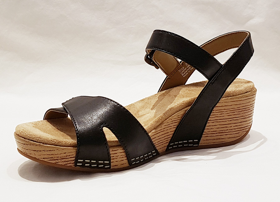 dansko laurie