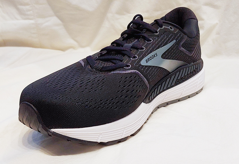 Brooks Beast 20 Black, Ebony, Grey (1103271D051 / 1103272E051 ...