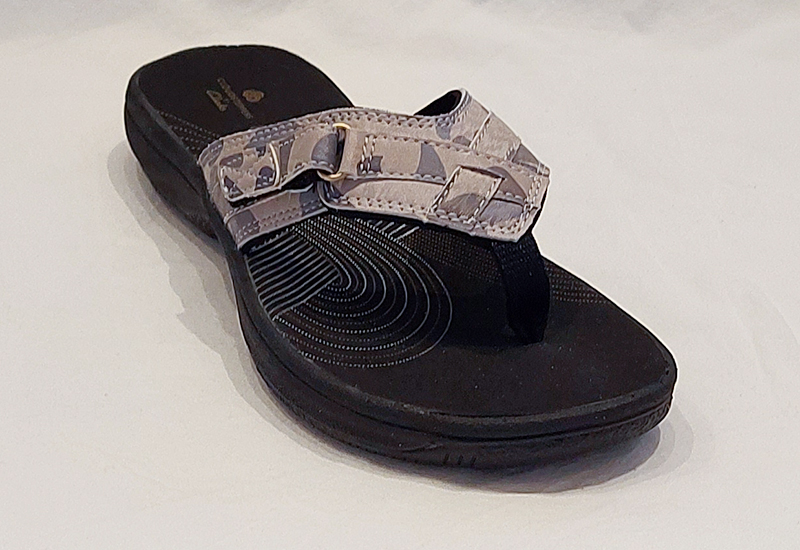 clarks breeze sea black