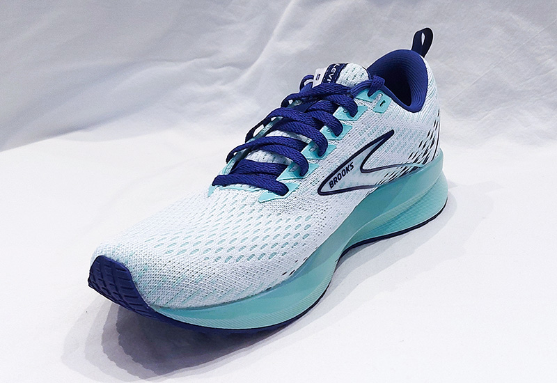 Brooks Levitate 5 White, Navy Blue, Yucca (1203571B127) - Soles in Motion  Athletic